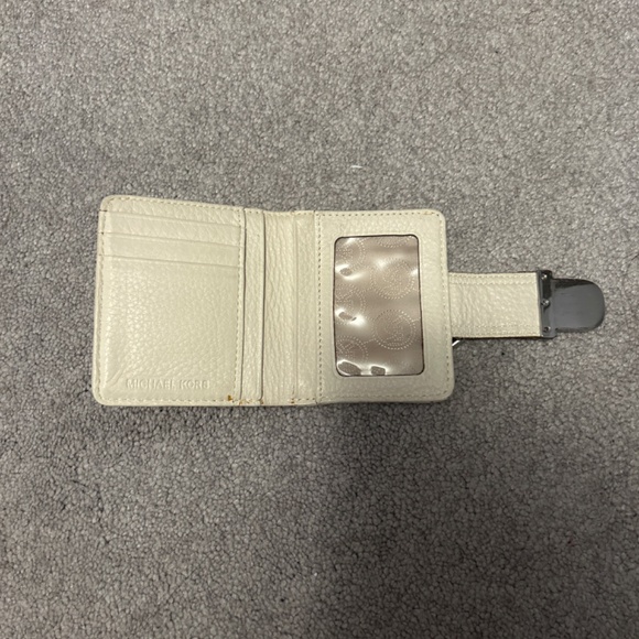 Michael Kors Wallet - Picture 2 of 3